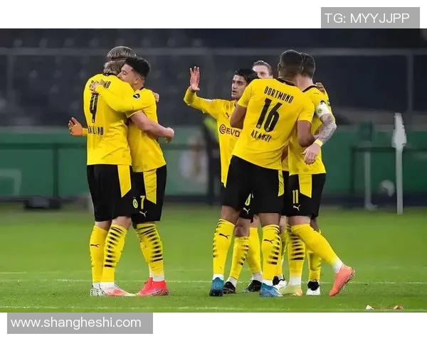 多特蒙德后防遭遇伤病危机,成德甲争冠软肋